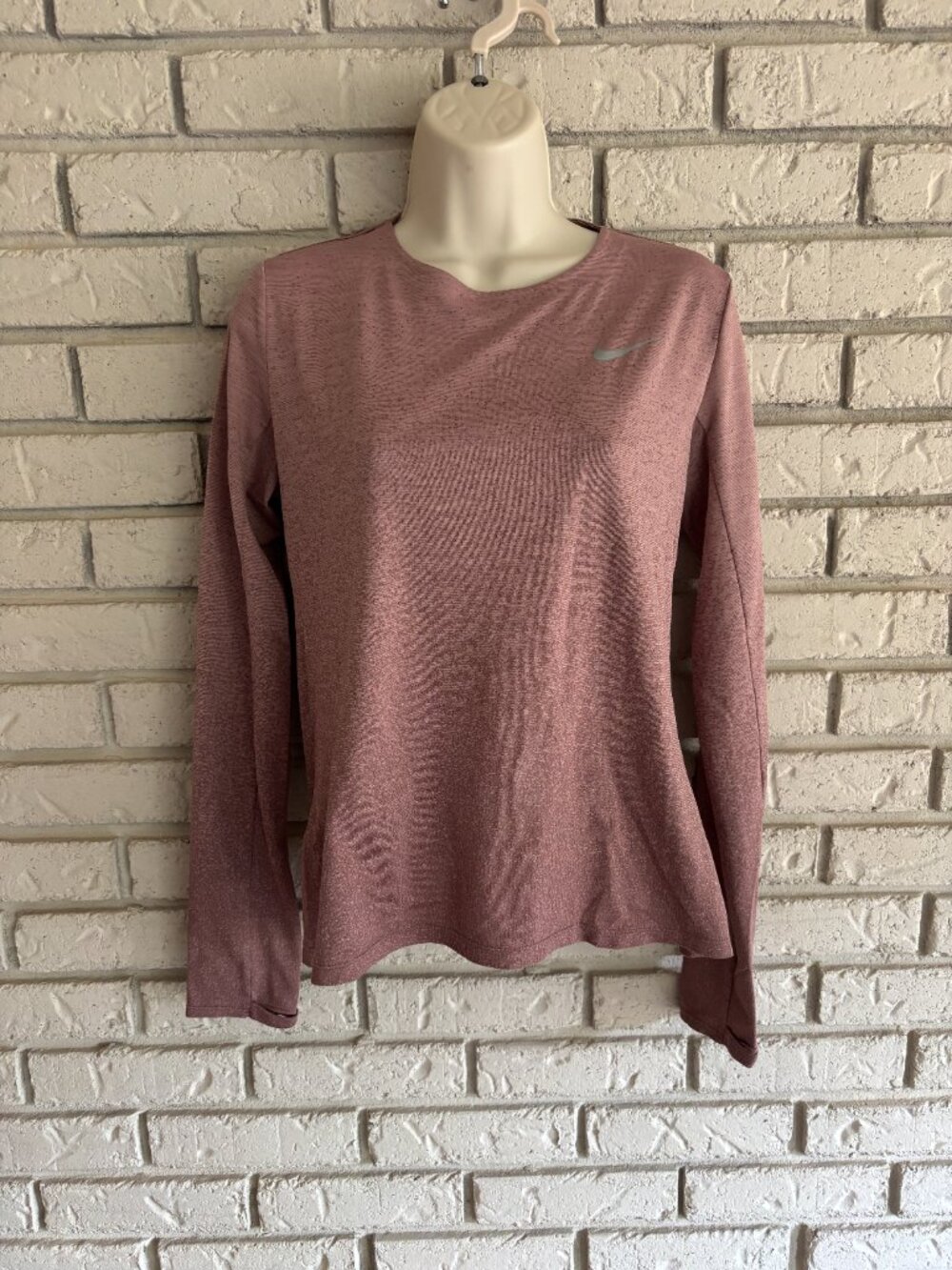 Nike Dri-Fit Women’s Size Medium Long Sleeve Pink Ombré Athletic Top